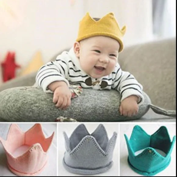 New Without Tags NEWBORN BABY Knitted Crowns, photo prop, different colours - Picture 5 of 12